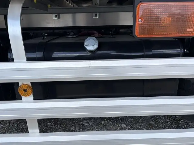 令和6年 いすゞ 増トンアルミウイング 62ワイド 積載:8,100kg MT ハイルーフの画像12