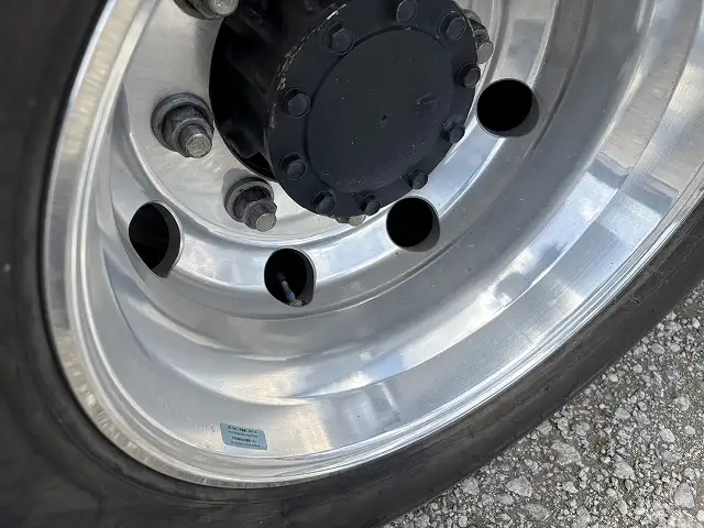 令和6年 いすゞ 増トンアルミウイング 62ワイド 積載:8,100kg MT ハイルーフの画像17