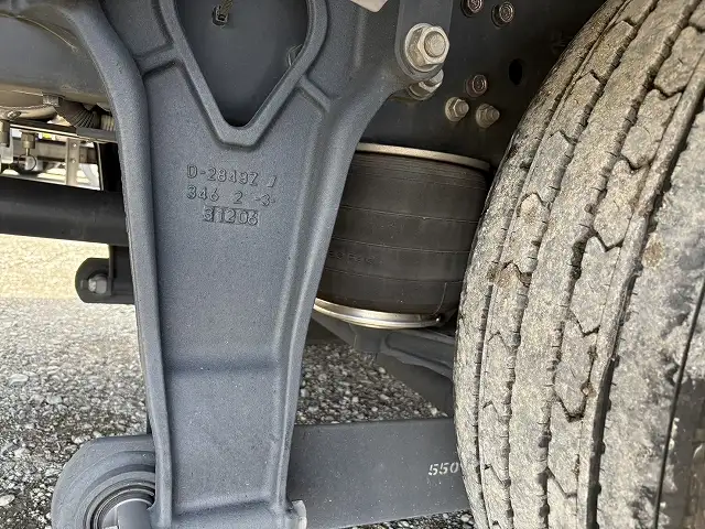 令和6年 いすゞ 増トンアルミウイング 62ワイド 積載:8,100kg MT ハイルーフの画像18