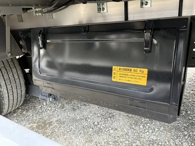 令和6年 いすゞ 増トンアルミウイング 62ワイド 積載:8,100kg MT ハイルーフの画像27