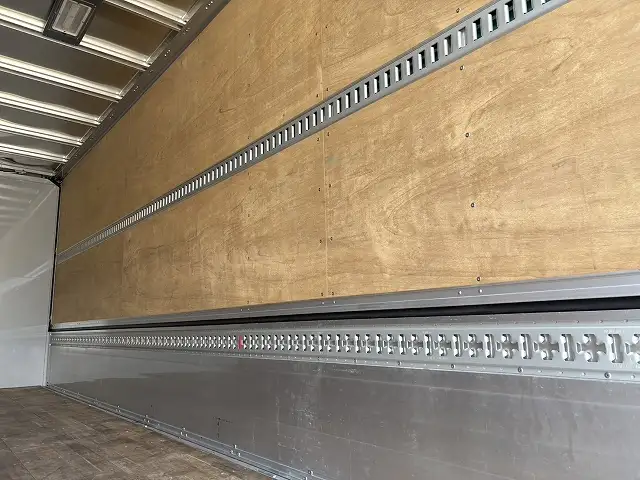 令和6年 いすゞ 増トンアルミウイング 62ワイド 積載:8,100kg MT ハイルーフの画像31