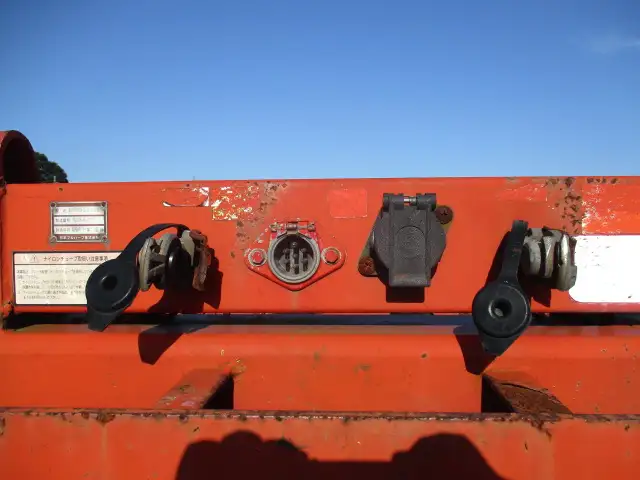 平成23年　フルハーフ　40FT3軸コンテナシャシ　リーフサス　積載：30,480㎏　第五輪：11,040㎏以上の画像9