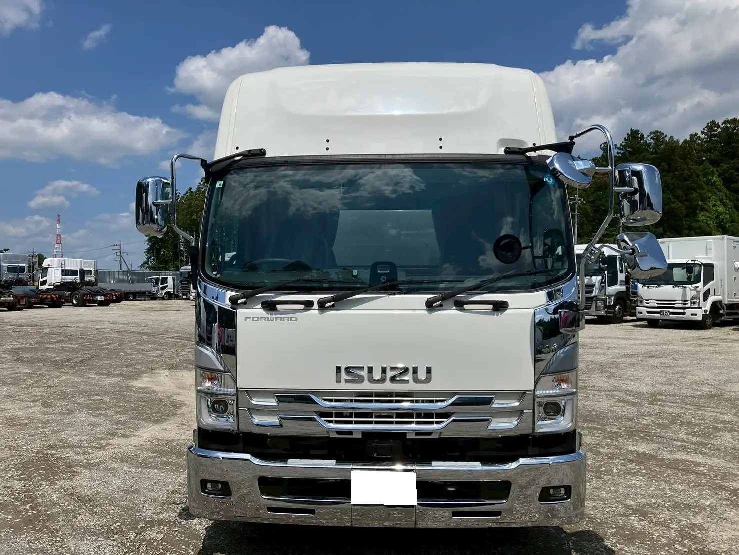 ☆車検付き(R7.6.29)☆　令和5年　いすゞ 4t冷凍バン 　MT6　走行距離:1,354㎞　積載:2,350㎏　横ドア有　240馬力の画像2