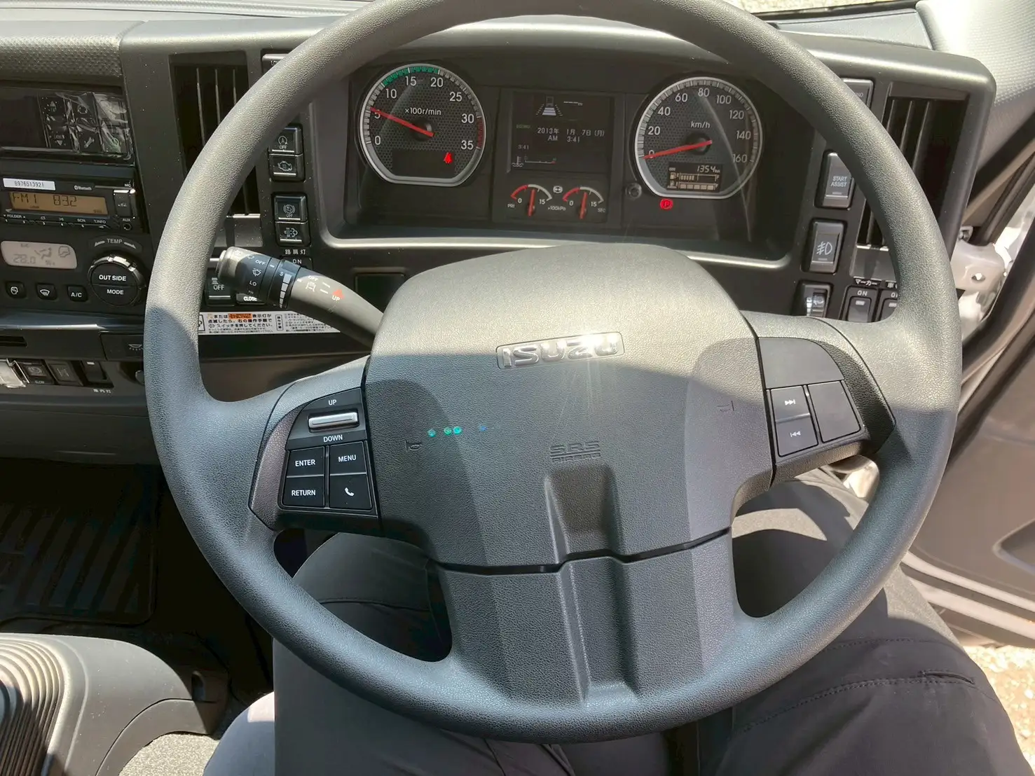 ☆車検付き(R7.6.29)☆　令和5年　いすゞ 4t冷凍バン 　MT6　走行距離:1,354㎞　積載:2,350㎏　横ドア有　240馬力の画像11