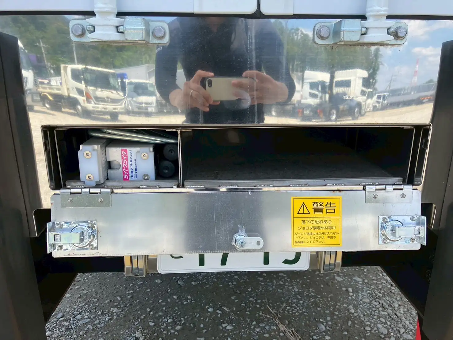 ☆車検付き(R7.6.29)☆　令和5年　いすゞ 4t冷凍バン 　MT6　走行距離:1,354㎞　積載:2,350㎏　横ドア有　240馬力の画像37