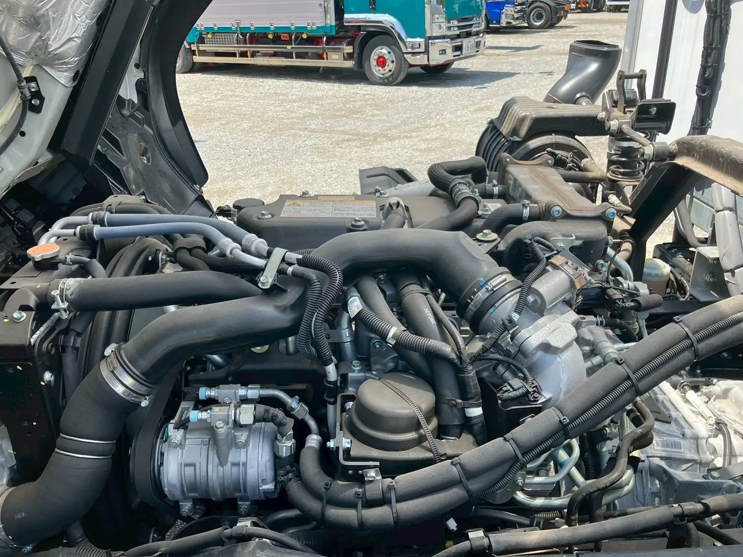 ☆車検付き(R7.6.29)☆　令和5年　いすゞ 4t冷凍バン 　MT6　走行距離:1,354㎞　積載:2,350㎏　横ドア有　240馬力の画像49