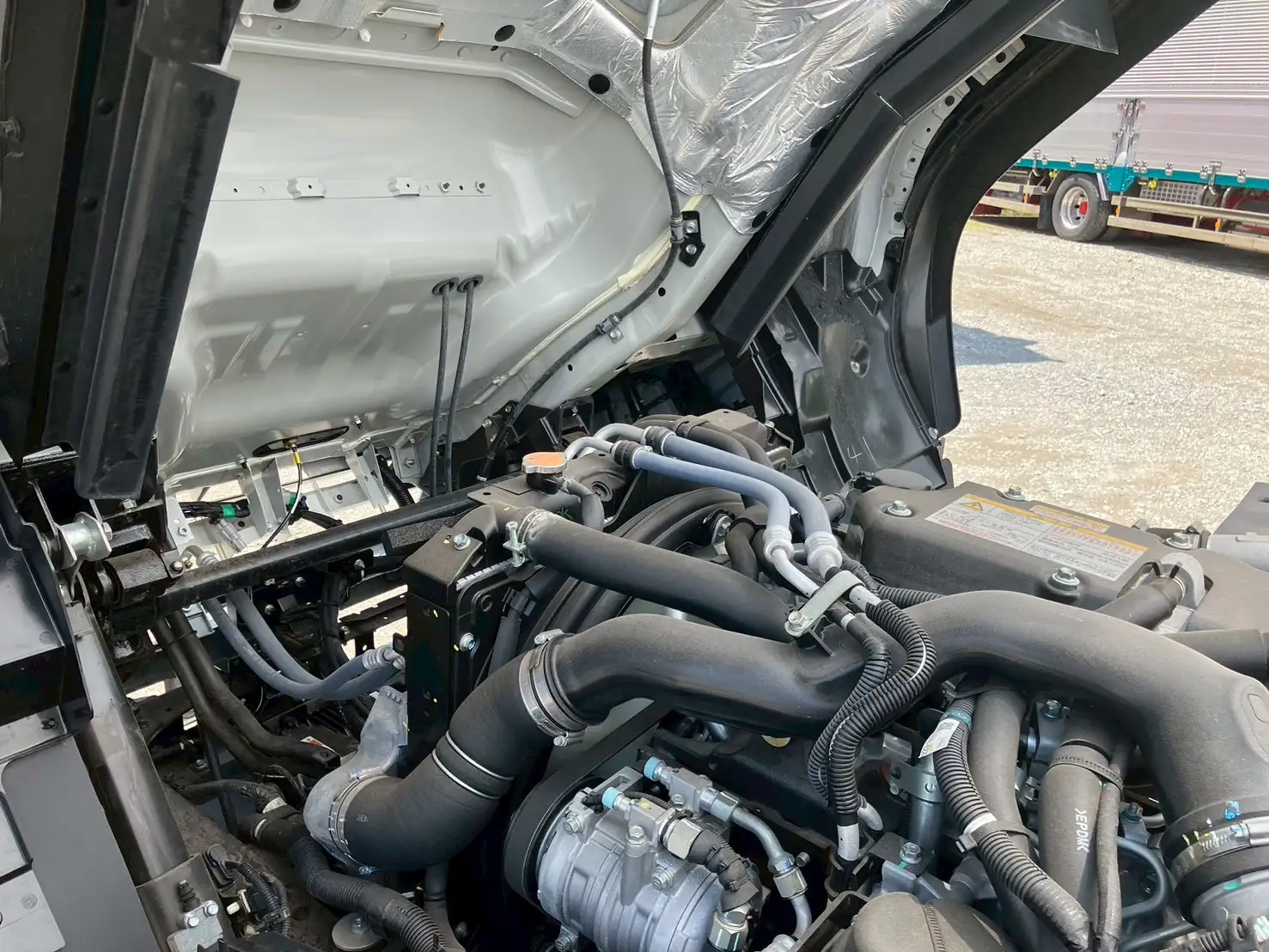 ☆車検付き(R7.6.29)☆　令和5年　いすゞ 4t冷凍バン 　MT6　走行距離:1,354㎞　積載:2,350㎏　横ドア有　240馬力の画像50