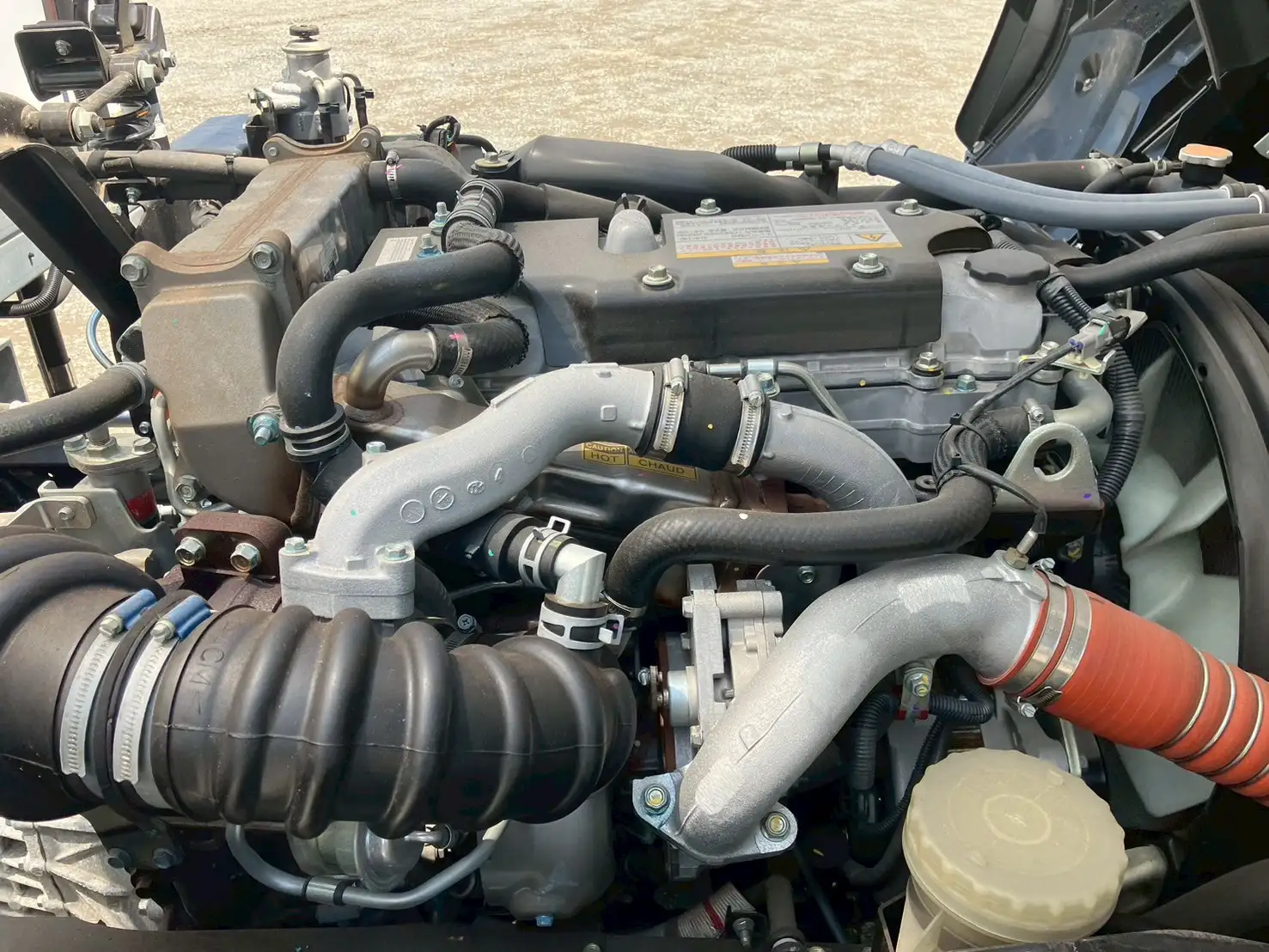 ☆車検付き(R7.6.29)☆　令和5年　いすゞ 4t冷凍バン 　MT6　走行距離:1,354㎞　積載:2,350㎏　横ドア有　240馬力の画像51