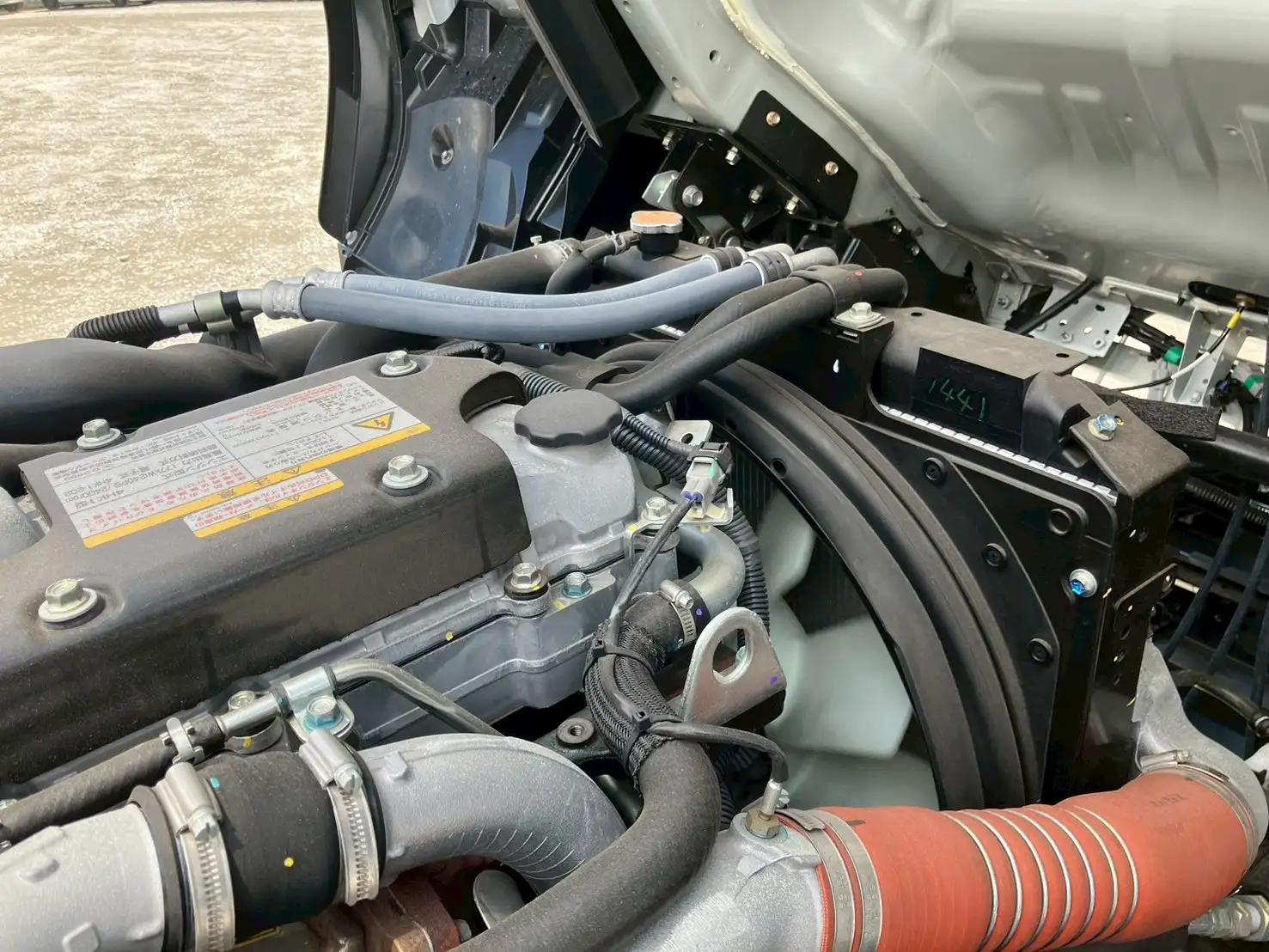 ☆車検付き(R7.6.29)☆　令和5年　いすゞ 4t冷凍バン 　MT6　走行距離:1,354㎞　積載:2,350㎏　横ドア有　240馬力の画像52