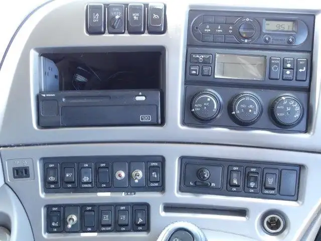 平成27年06月中古大型冷凍バン・ウィング日産UDクオンの画像49