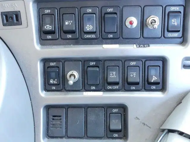 平成27年06月中古大型冷凍バン・ウィング日産UDクオンの画像50