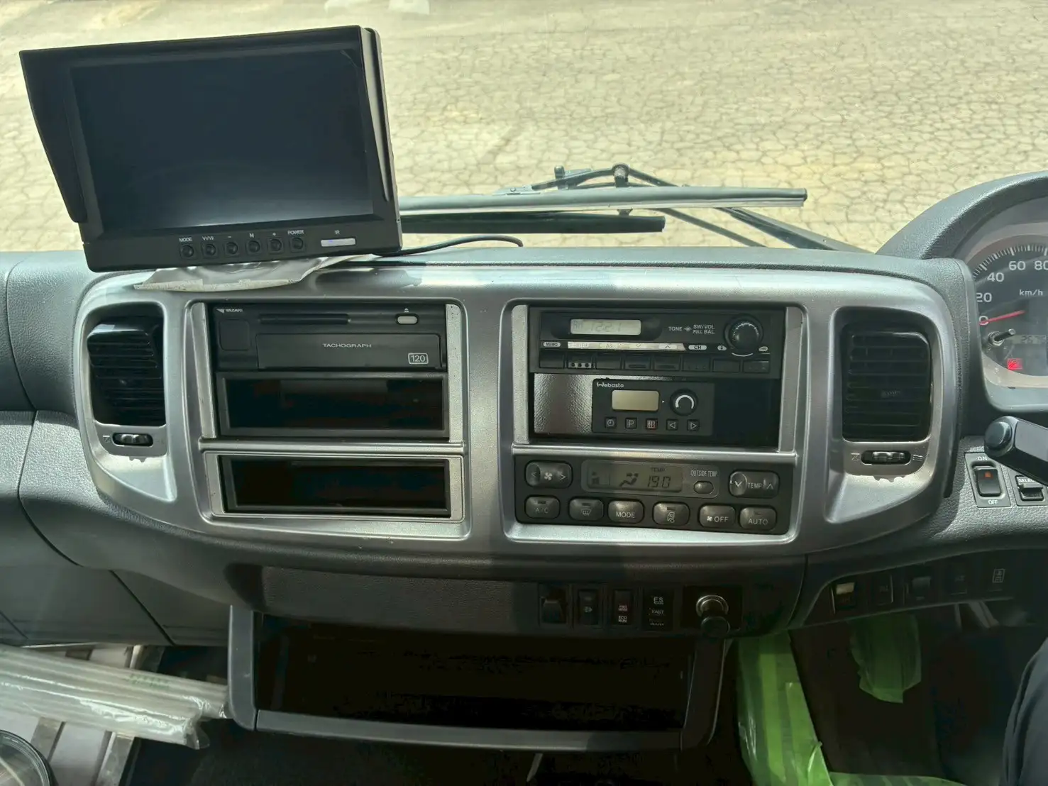 平成24年 日野 増トンミルクタンクローリー タンク容量:8,100L 走行距離:約27万㎞ MT6 シャワーボール付きの画像13