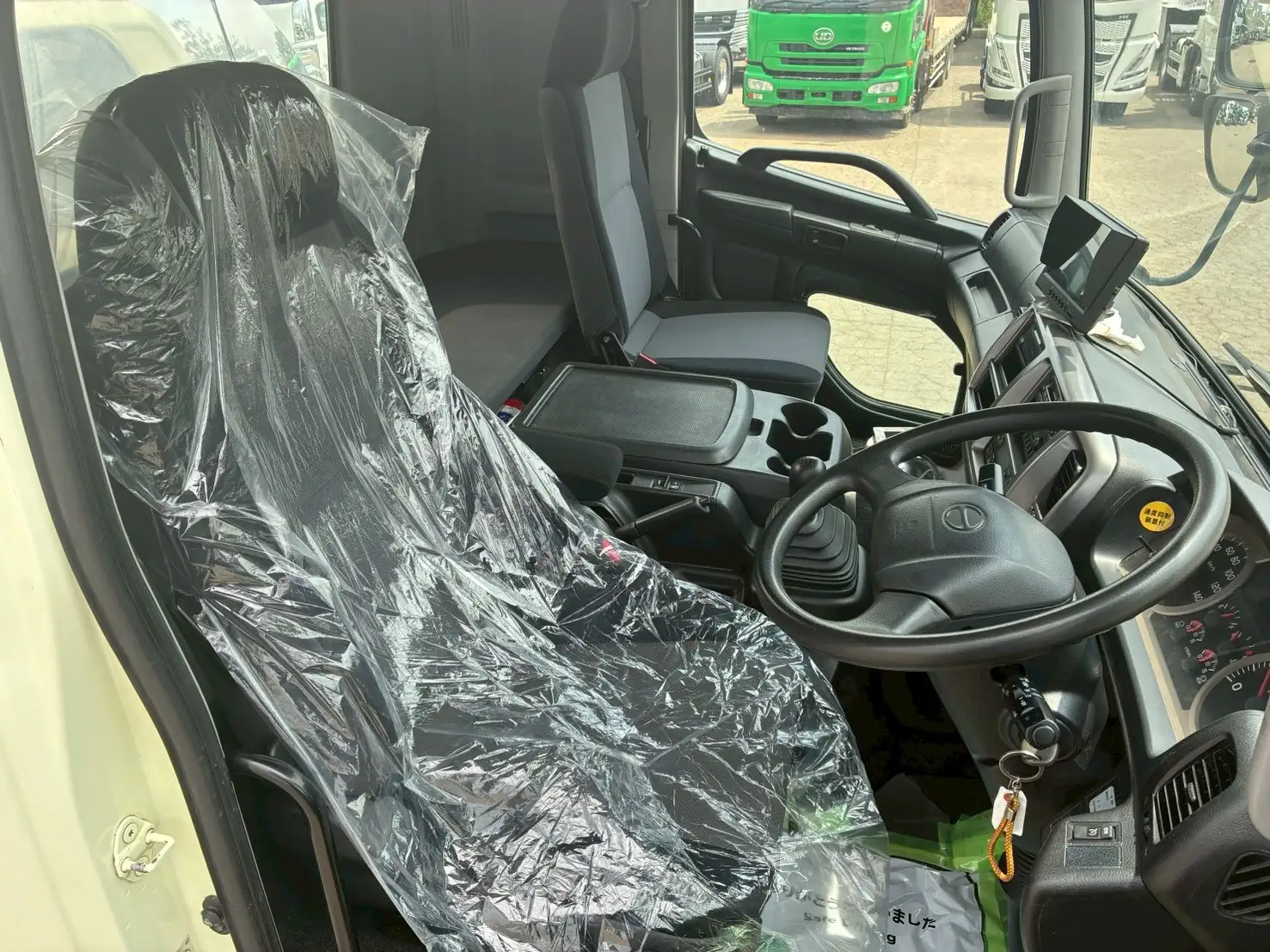 平成24年 日野 増トンミルクタンクローリー タンク容量:8,100L 走行距離:約27万㎞ MT6 シャワーボール付きの画像17