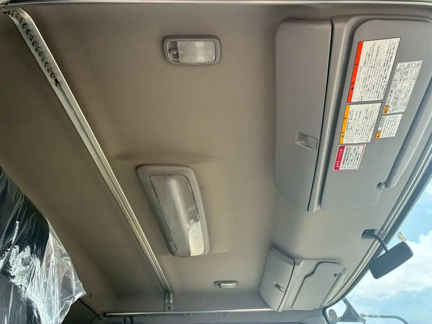 平成24年 日野 増トンミルクタンクローリー タンク容量:8,100L 走行距離:約27万㎞ MT6 シャワーボール付きの画像18