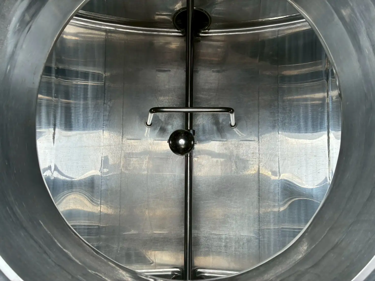 平成24年 日野 増トンミルクタンクローリー タンク容量:8,100L 走行距離:約27万㎞ MT6 シャワーボール付きの画像25