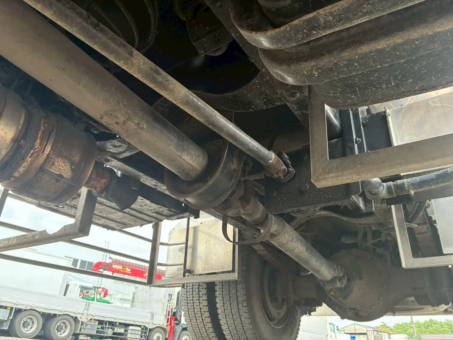 平成24年 日野 増トンミルクタンクローリー タンク容量:8,100L 走行距離:約27万㎞ MT6 シャワーボール付きの画像40