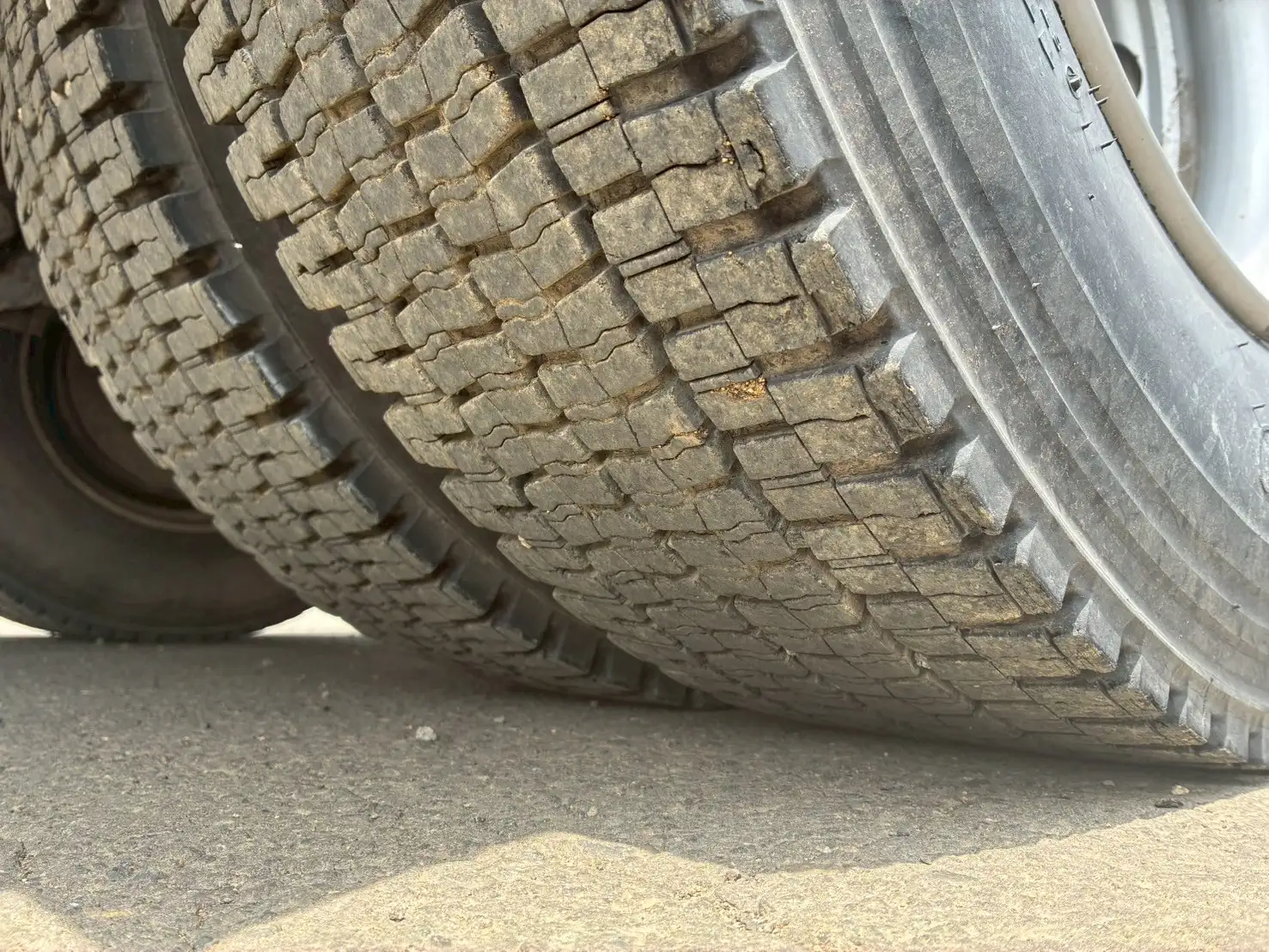 平成24年 日野 増トンミルクタンクローリー タンク容量:8,100L 走行距離:約27万㎞ MT6 シャワーボール付きの画像51