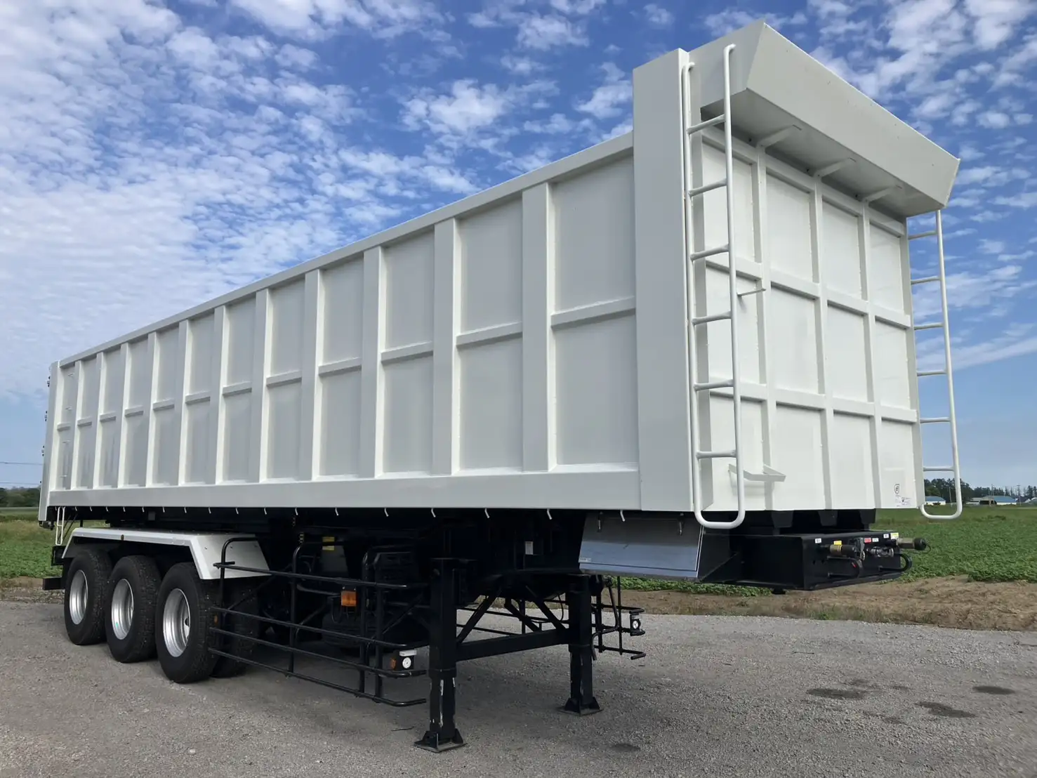 【ラスト1台!】未使用車  令和7年式 トレクス 産廃用ダンプトレーラ 40㎥!!の画像3