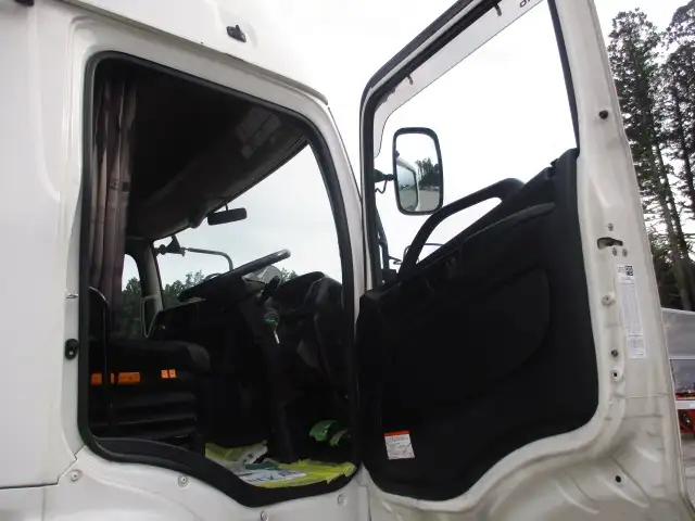 ★車検付R7.10.28★ H26 日野 トラクターヘッド AT 450馬力 ハイルーフ メッキ アルミホイール の画像25