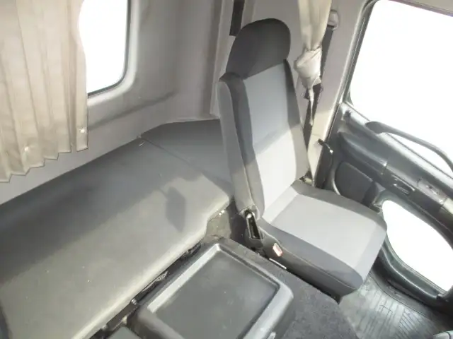 ★車検付R7.10.28★ H26 日野 トラクターヘッド AT 450馬力 ハイルーフ メッキ アルミホイール の画像30