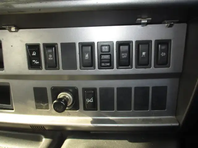 ★車検付R7.10.28★ H26 日野 トラクターヘッド AT 450馬力 ハイルーフ メッキ アルミホイール の画像33