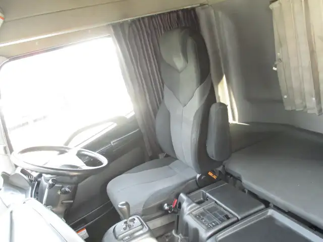 ★車検付R7.10.28★ H26 日野 トラクターヘッド AT 450馬力 ハイルーフ メッキ アルミホイール の画像43