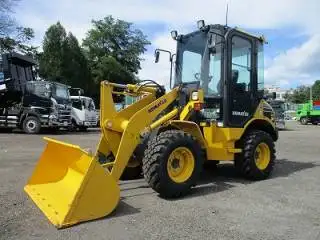 コマツ  建設機械・フォークリフト 令和04年式 WA30