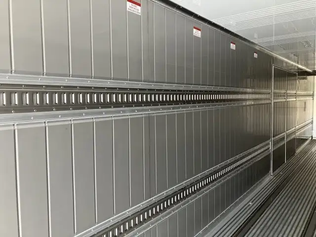 ☆予備検付(R8.7.3)☆ 新品未使用 令和7年 トレクス 40FT3軸冷凍コンテナシャシSET ユニット:MAGNUM PLUS 発電機:SG3000 ジョロダー4列 キーストン 観音SD リフトアクスル(後後軸残し) 積載:30,480㎏ 第五輪:10,830㎏以上の画像13