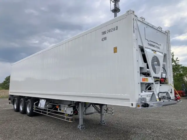 ☆予備検付(R8.7.3)☆ 新品未使用 令和7年 トレクス 40FT3軸冷凍コンテナシャシSET ユニット:MAGNUM PLUS 発電機:SG3000 ジョロダー4列 キーストン 観音SD リフトアクスル(後後軸残し) 積載:30,480㎏ 第五輪:10,830㎏以上の画像3