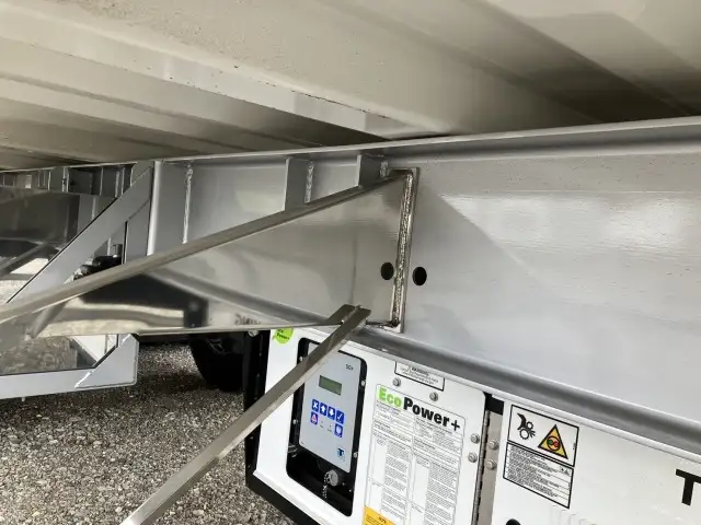 ☆予備検付(R8.7.3)☆ 新品未使用 令和7年 トレクス 40FT3軸冷凍コンテナシャシSET ユニット:MAGNUM PLUS 発電機:SG3000 ジョロダー4列 キーストン 観音SD リフトアクスル(後後軸残し) 積載:30,480㎏ 第五輪:10,830㎏以上の画像33