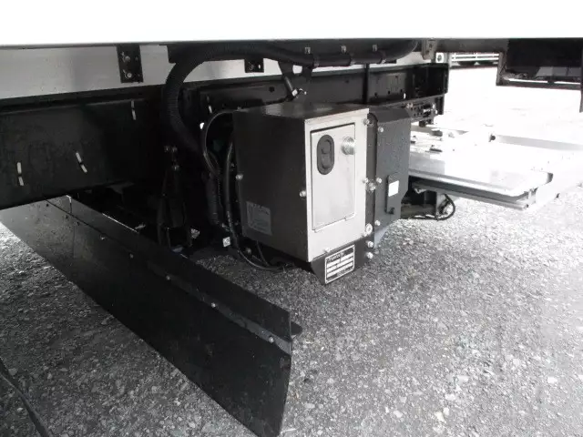 平成30年10月中古中型冷凍バン・ウィング日野レンジャーの画像11