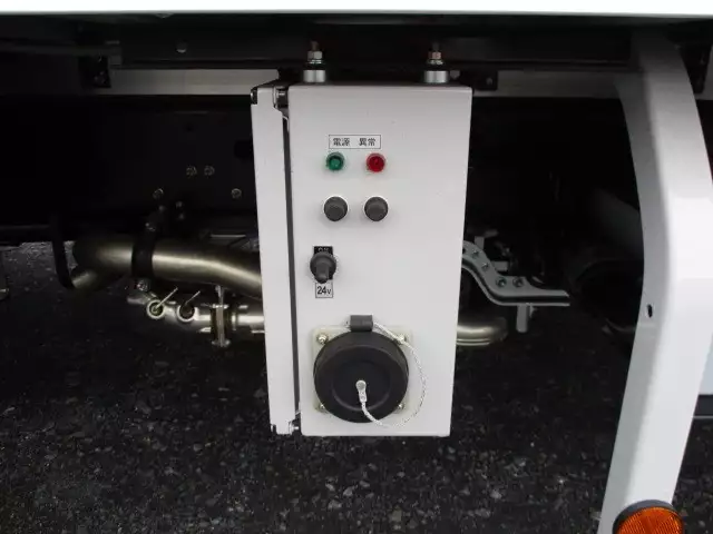 平成30年10月中古中型冷凍バン・ウィング日野レンジャーの画像15