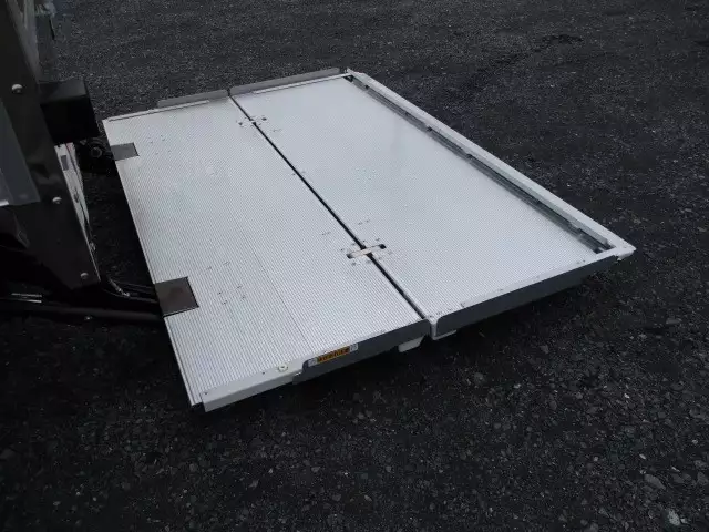 平成30年10月中古中型冷凍バン・ウィング日野レンジャーの画像17