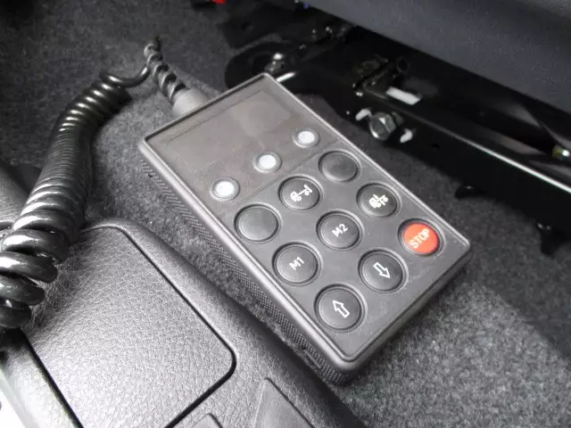 平成30年10月中古中型冷凍バン・ウィング日野レンジャーの画像24