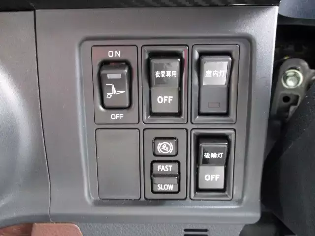 平成30年10月中古中型冷凍バン・ウィング日野レンジャーの画像32