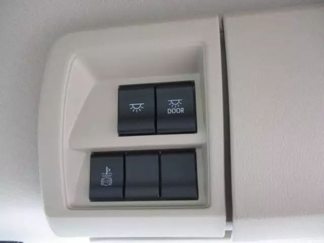 平成30年10月中古中型冷凍バン・ウィング日野レンジャーの画像35