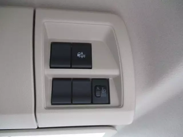 平成30年10月中古中型冷凍バン・ウィング日野レンジャーの画像36