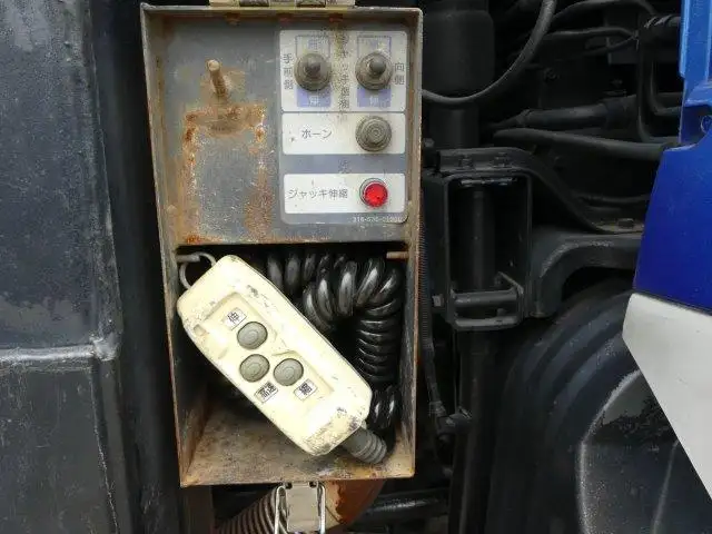 【神奈川県厚木市保管】平成16年 三菱 4軸セルフローダー リモコン 走行:435,000km 積載:12,700kg ミッション:7MTの画像34