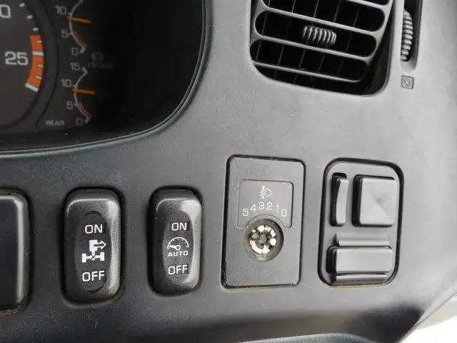 【神奈川県厚木市保管】平成16年 三菱 4軸セルフローダー リモコン 走行:435,000km 積載:12,700kg ミッション:7MTの画像50