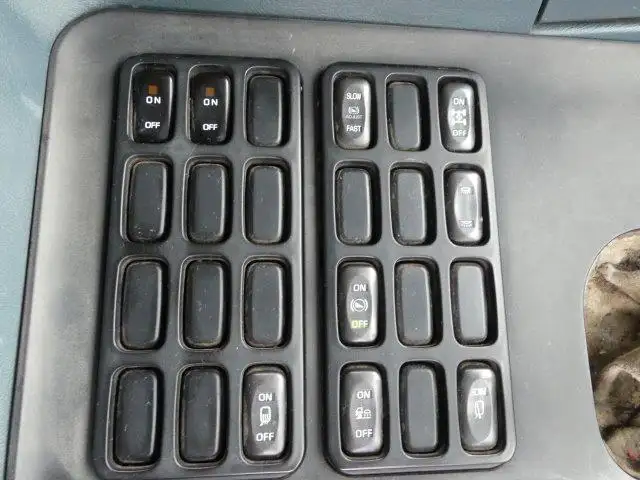 【神奈川県厚木市保管】平成16年 三菱 4軸セルフローダー リモコン 走行:435,000km 積載:12,700kg ミッション:7MTの画像53