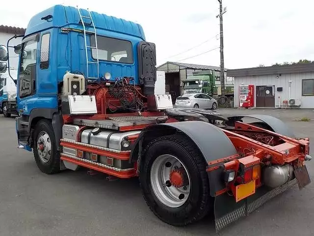 平成16年02月中古大型トラクタヘッドいすゞギガの画像7