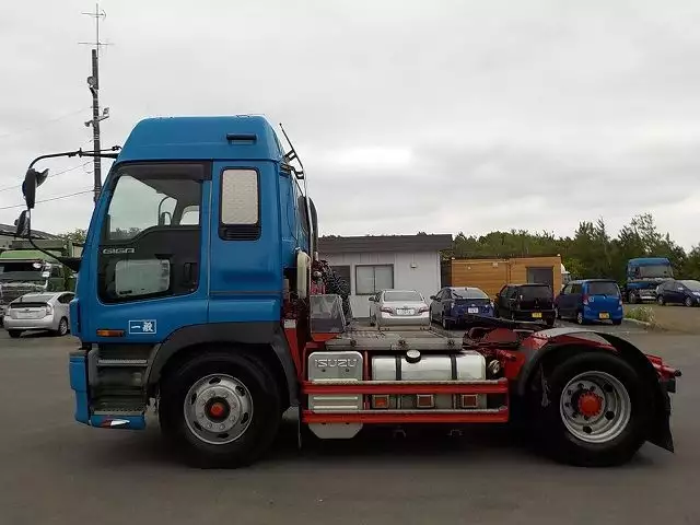 平成16年02月中古大型トラクタヘッドいすゞギガの画像8