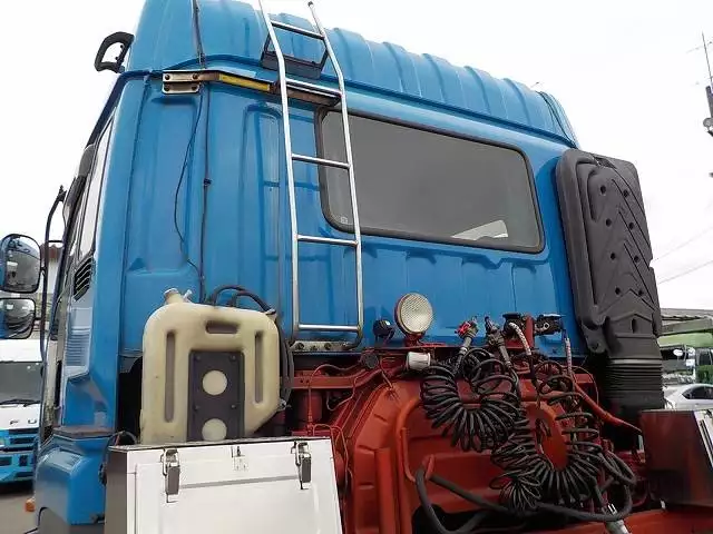 平成16年02月中古大型トラクタヘッドいすゞギガの画像9