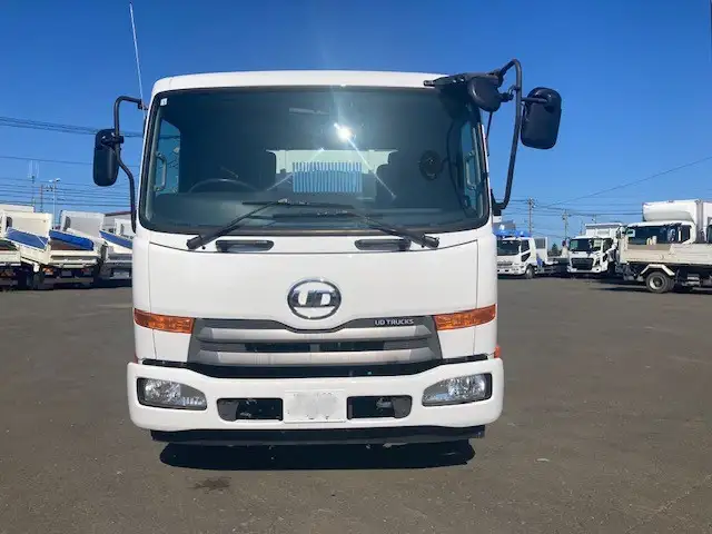 【キャビン  ボデー塗装済】車検=R8年7月迄  H26年 UDコンドル  4tダンプ  6MT  走行8.99万km  オートAC  手動コボレーン  新明和ボデーの画像2
