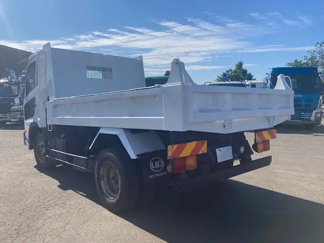 【キャビン  ボデー塗装済】車検=R8年7月迄  H26年 UDコンドル  4tダンプ  6MT  走行8.99万km  オートAC  手動コボレーン  新明和ボデーの画像7