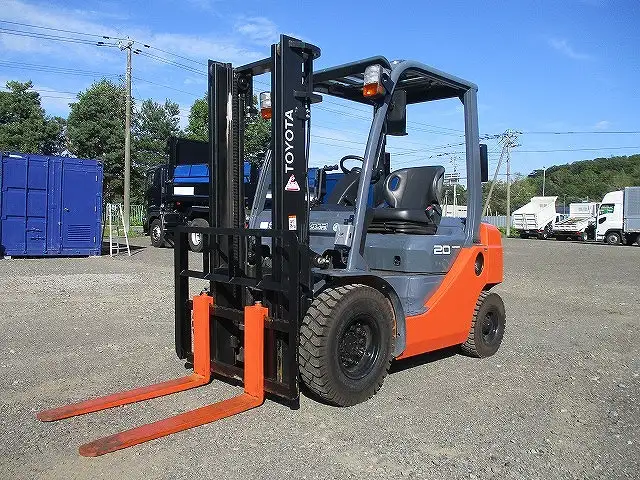 トヨタ フォークリフト  2t 02-8FGL20 ガソリン アワー486.7hの画像1