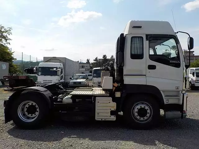 平成27年05月中古大型トラクタヘッドいすゞギガの画像4