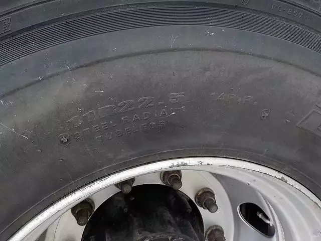 平成27年05月中古大型トラクタヘッドいすゞギガの画像32