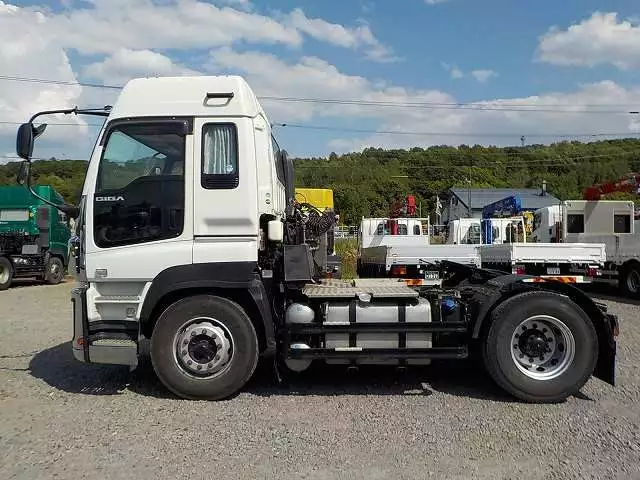 平成27年05月中古大型トラクタヘッドいすゞギガの画像8