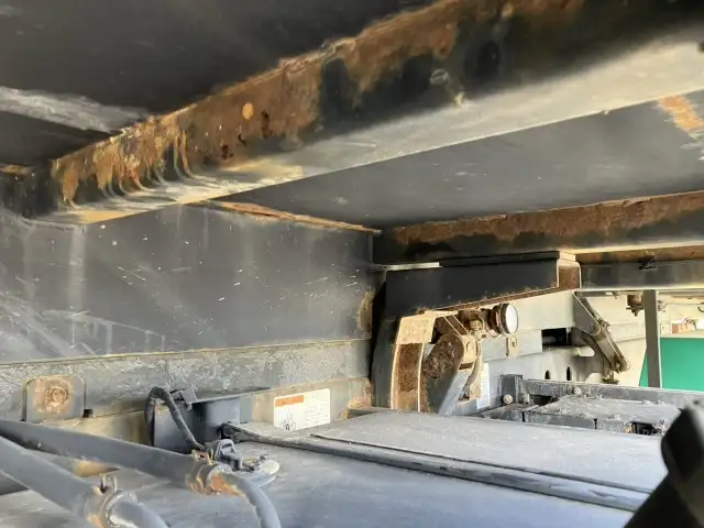 ☆車検付き(R8.1.8)☆　令和1年　日野　大型ダンプ　530×220　新明和製　排気入り　エアチャンバー　自動シート　差し枠付き　MT　積載：8,600㎏　距離：23万㎞の画像11